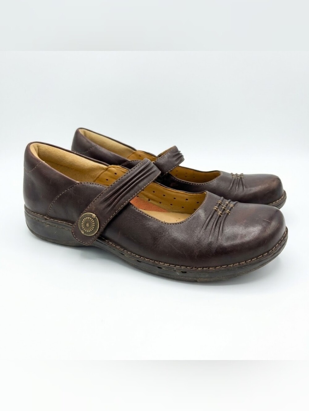 Clarks UnStructured Women’s Dark Brown Leather Mary Jane Strap Flats